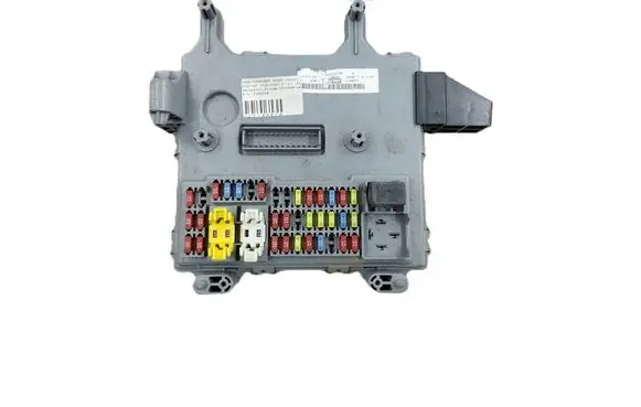 Jeep Cherokee III KJ Fuse module 56009987AF