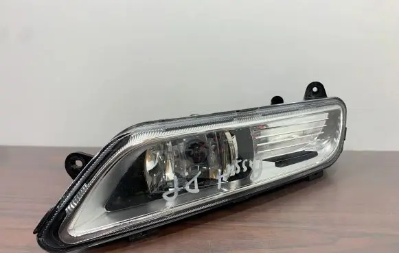 Volkswagen PASSAT B7 Front fog light 3AA941662 1ND01054506