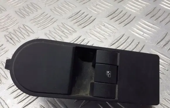 Opel Zafira B Electric window control switch 13197132