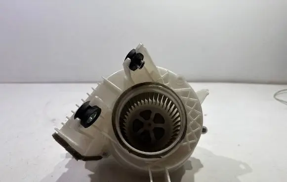 Toyota Auris E180 Hybrid/electric vehicle battery fan G923076010 1173004813