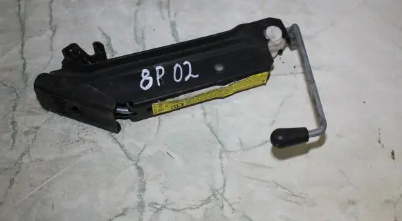 Audi A3 S3 8P Tool set 1K0011031C