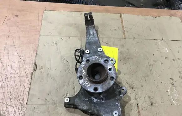 BMW 5 GT F07 Front wheel hub 6775767