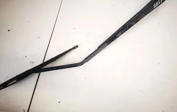 Toyota Corolla Verso E121 Front wiper blade arm