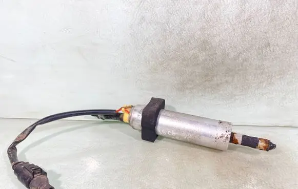 Audi A6 S6 C6 4F Fuel injection high pressure pump 8k0906095b