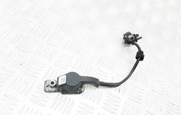 Volvo V40 Bonnet Pedestrian Airbag Actuator 31305432