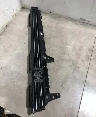 Volkswagen PASSAT B8 Dash center air vent grill 3G1858416C