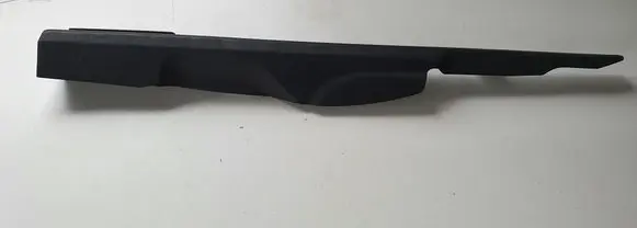 Nissan Qashqai+2 Fender end trim 