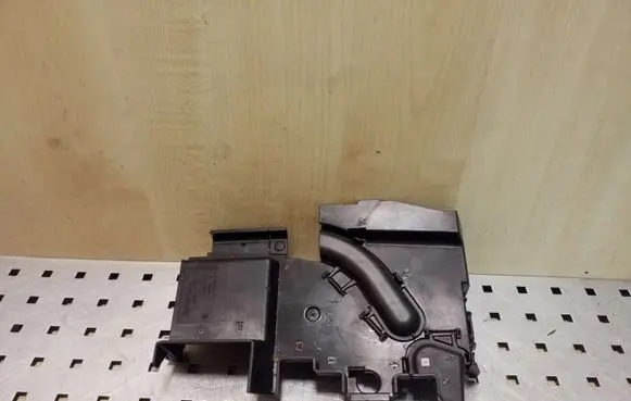Volkswagen Touareg I Fuse box cover 7L0937555A