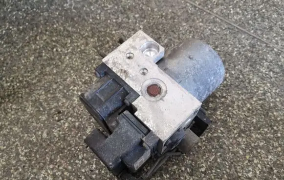 Ford Maverick ABS Pump 0265215436 476608F001 0273004287