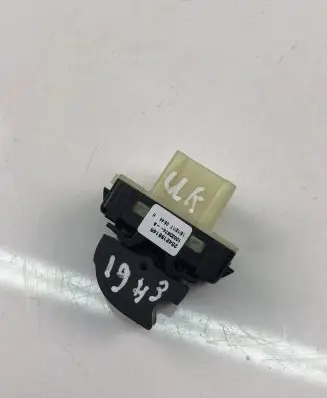 Renault Captur Electric window control switch 254218614R