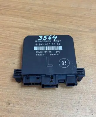 Mercedes-Benz C W203 Door control unit/module 2038206526 351369