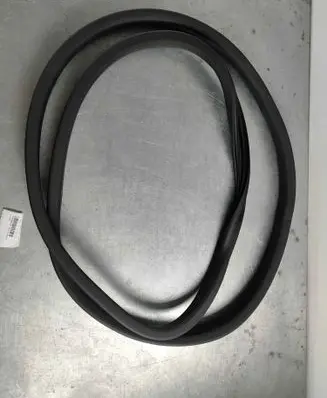 Rear door rubber seal (on body)