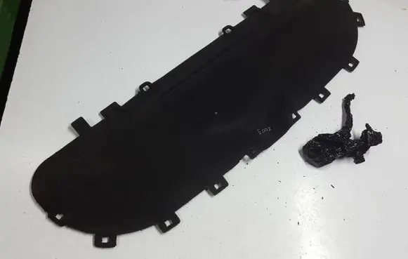 Fiat 500X Engine bonnet/hood sound/heat insulation 