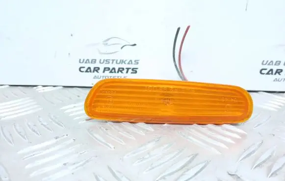 Volvo S40, V40 Front fender indicator light