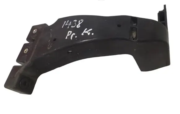 Hyundai i40 Front bumper mounting bracket