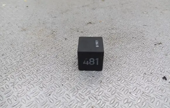Volkswagen Touareg I Other relay 7L0927841