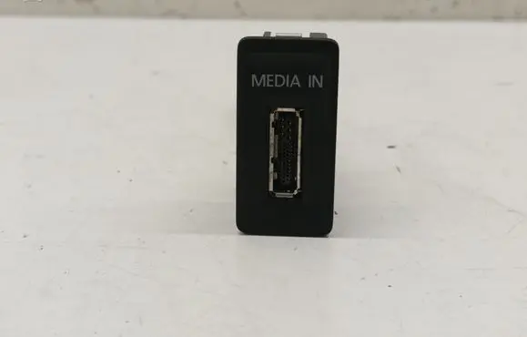 Volkswagen Golf VII USB socket connector 5G0035222A
