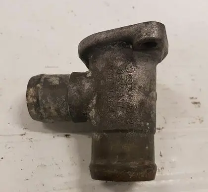 Volkswagen Caddy Engine coolant pipe/hose 068121133E