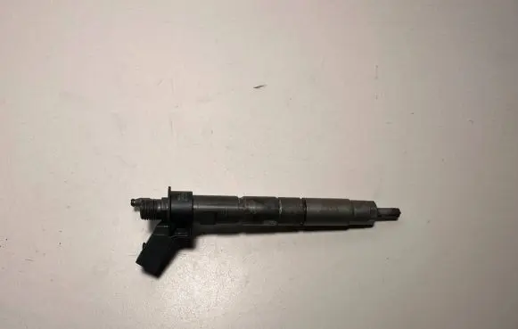 BMW X5 F15 Fuel injector 0445118001 8508153 00111
