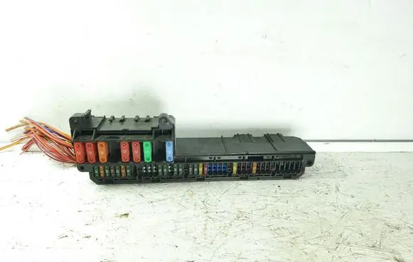 BMW 5 E60 E61 Fuse module 6114695733001