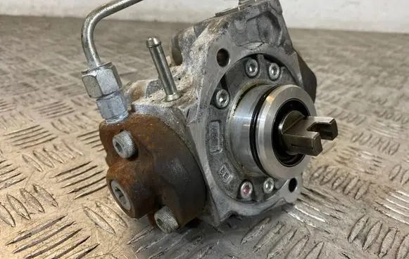 Toyota Corolla Verso E121 Fuel injection high pressure pump 221000R020 HU2940000306