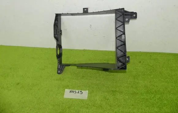 Land Rover Defender Radiator mount bracket LPLA9Y475BC