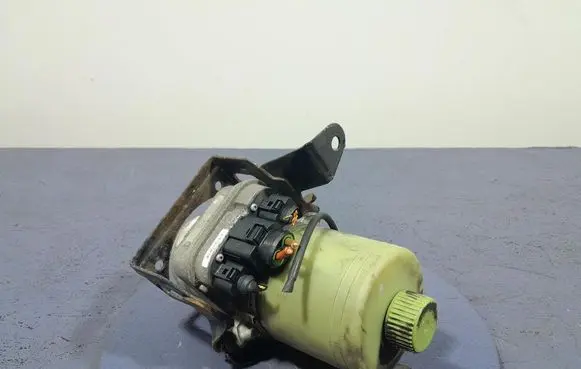 Seat Cordoba (6L) Power steering pump 6Q0423156AB