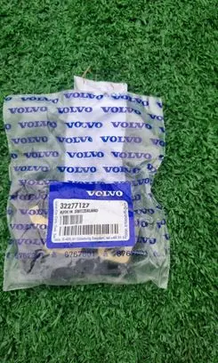 Volvo S60 Fender mounting bracket 32277127