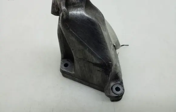 Mercedes-Benz S W221 Engine mounting bracket A6422230404