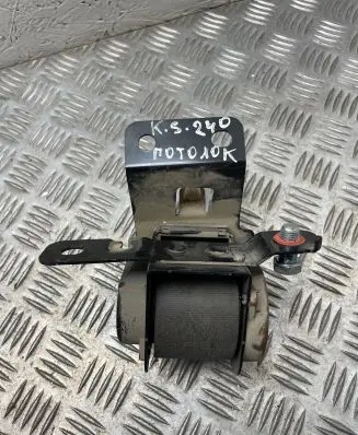 KIA Sorento Middle seatbelt (rear) 