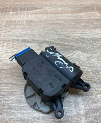 Audi A4 S4 B6 8E 8H Air flap motor/actuator 8E1820511C 0132801302 WITHPLUG