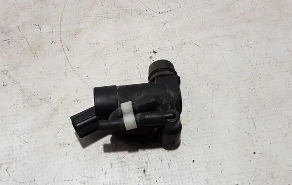 Volvo V50 Windscreen/windshield washer pump 31349228