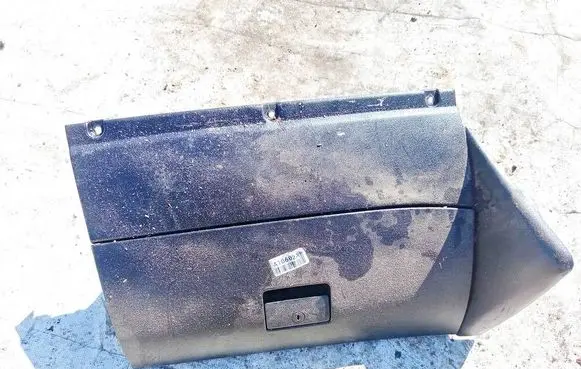 Volkswagen Golf IV Glove box 1j1857101a