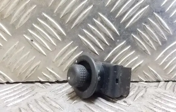 Renault Megane I Wing mirror switch
