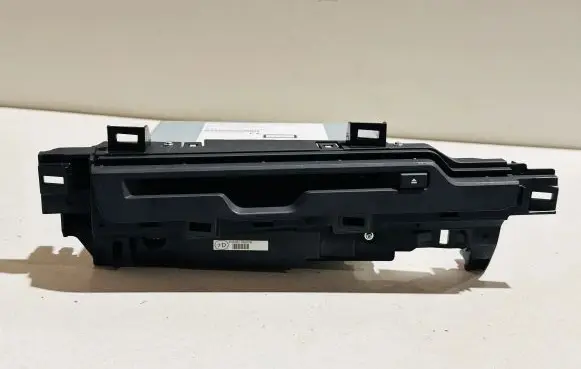 Radio/CD/DVD/GPS head unit