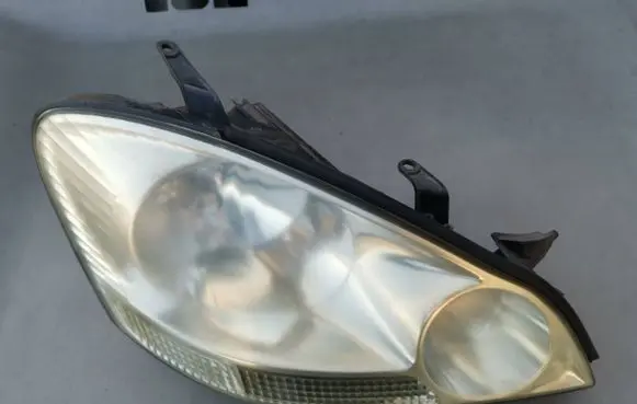 Toyota Avensis Verso Headlight/headlamp