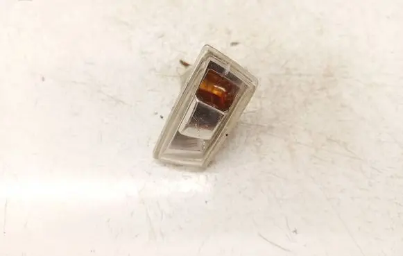 Opel Zafira B Front fender indicator light 13252455