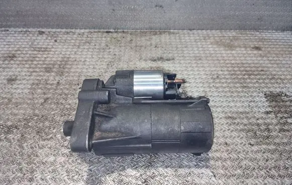 Opel Vivaro Starter motor