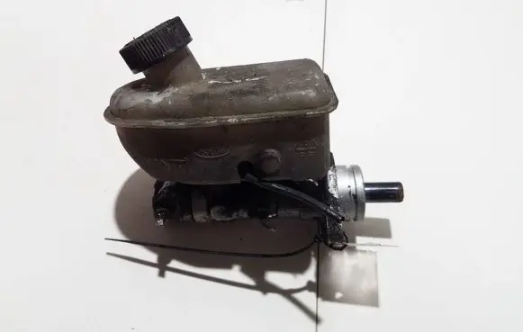 KIA Carnival Master brake cylinder