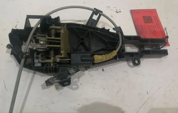 Rear door exterior handle/bracket