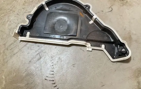 Peugeot Partner III Timing belt guard (cover) 9824675280