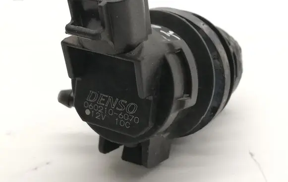 Subaru XV Windscreen/windshield washer pump 0602106070