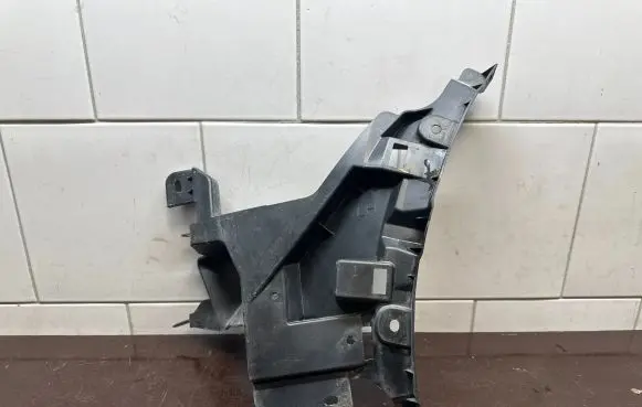 Lexus NX Front bumper mounting bracket 5282278030