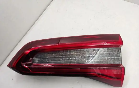 Tailgate rear/tail lights