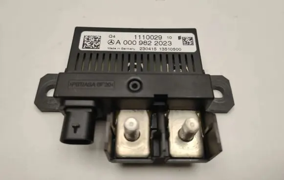 Mercedes-Benz E W212 Other relay A0009822023