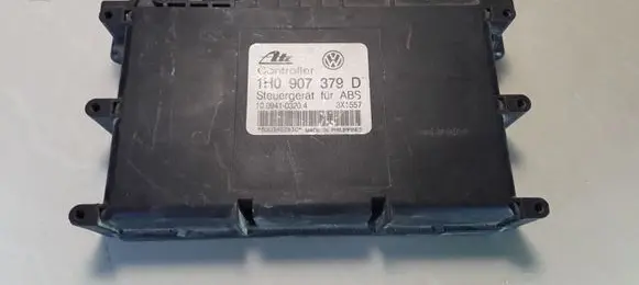 Volkswagen Golf III Engine control unit/module 1H0907379D ZSB1H1907367B