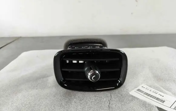 Mini Cooper Countryman F60 Dash center air vent grill 64229332764 9332764
