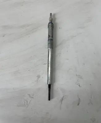 Renault Trafic III (X82) Glow plug 110657031R Y1047AS 084433