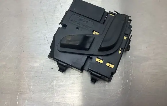 Mercedes-Benz E W212 Seat control switch A2048701958 03467816