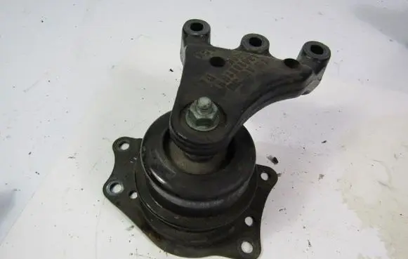 Skoda Fabia Mk1 (6Y) Engine mounting bracket 6Q0199185